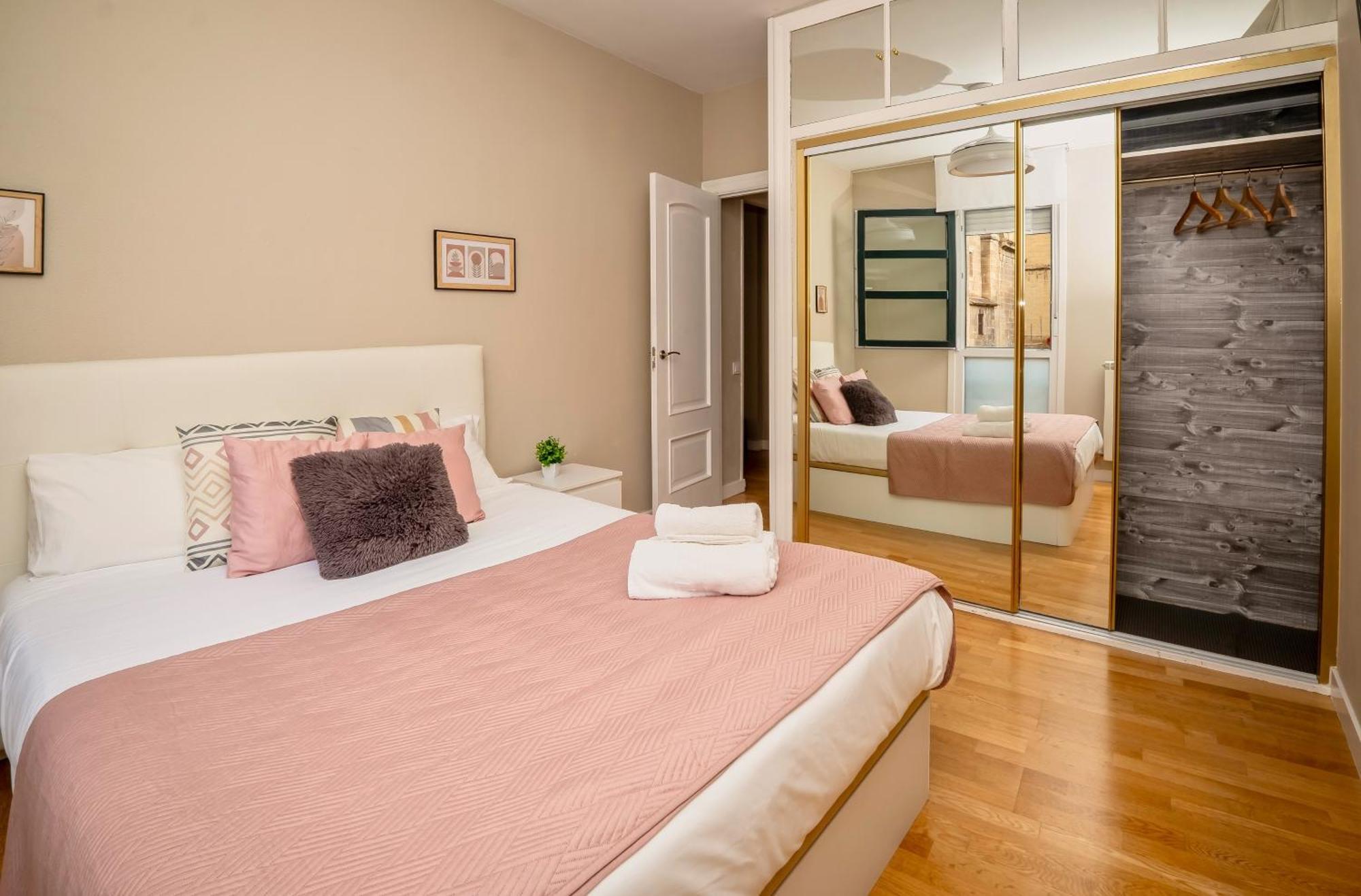 Santiago Tower Aire Ac Casco Antiguo By Apartamentos Логроньо Екстериор снимка